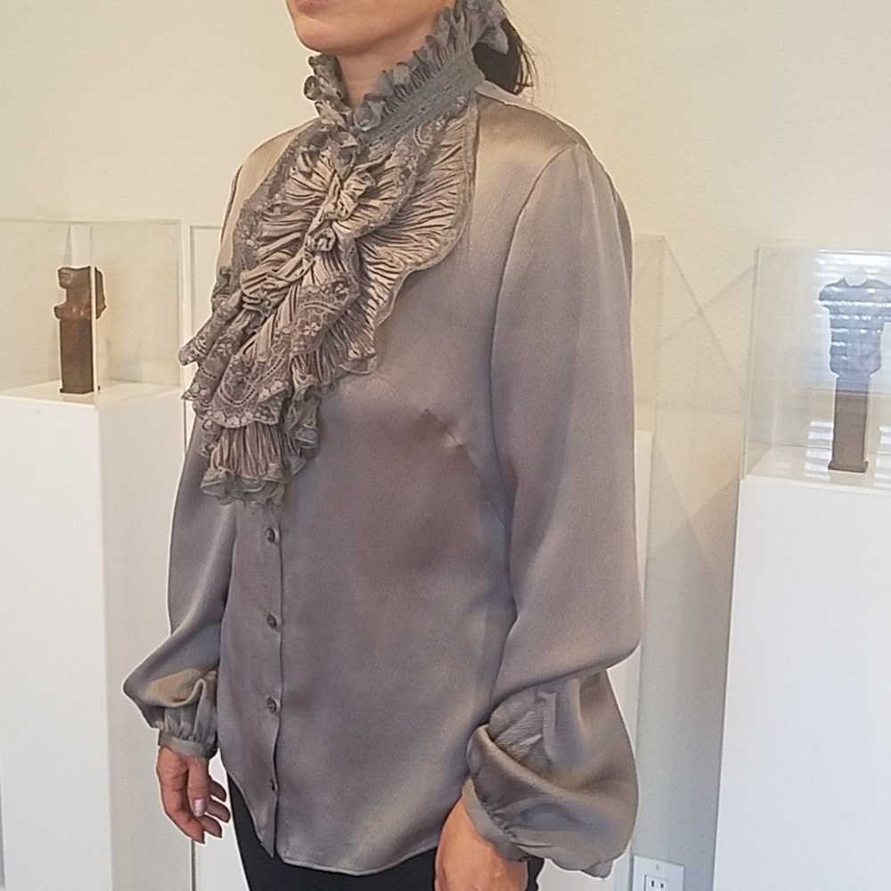 Alexander McQueen - Picture 3 of 4